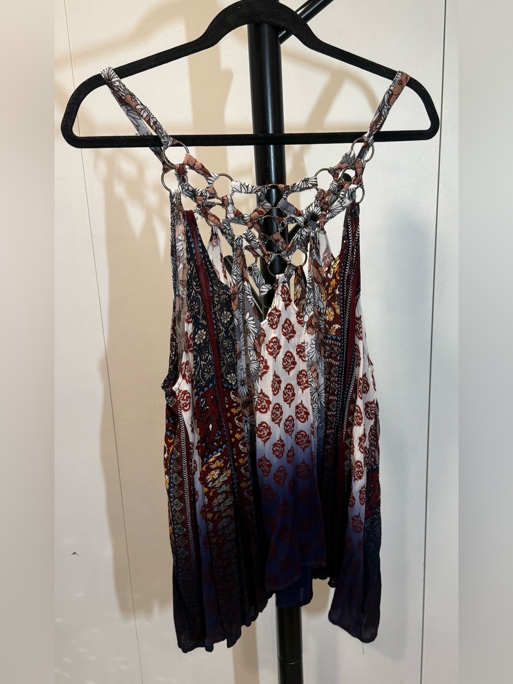 Gimmicks (Buckle brand) Boho Floral Printed Tie-Back Tank Top in Large - NWT! - Picture 5 of 11